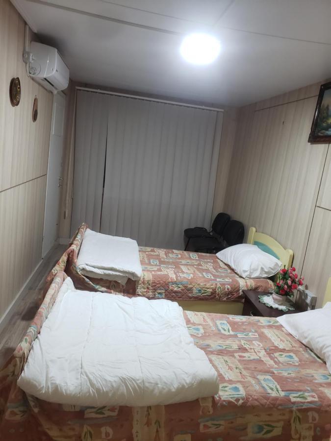 Hostel Oakland Tirana Kültér fotó