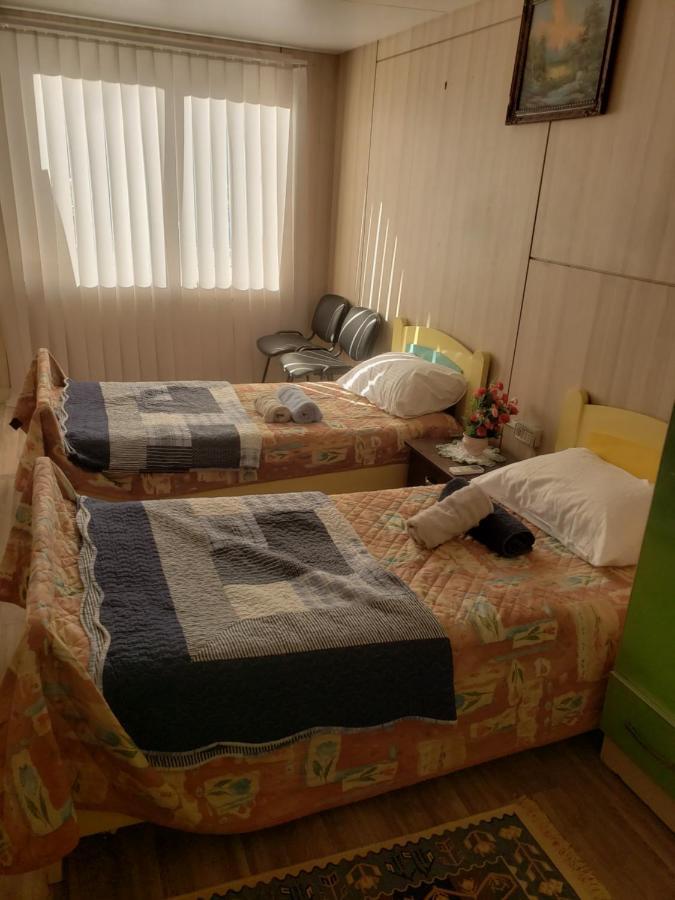 Hostel Oakland Tirana Kültér fotó
