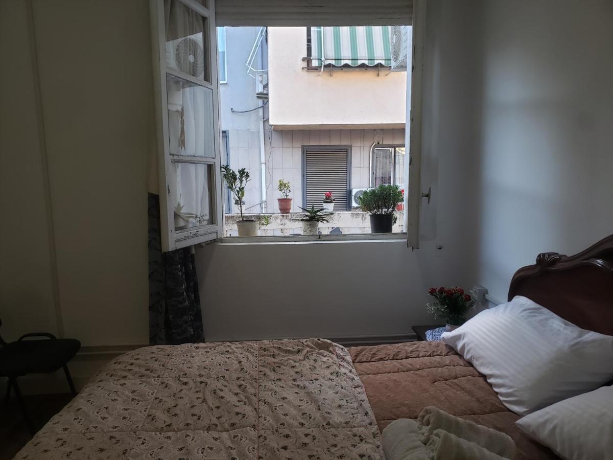 Hostel Oakland Tirana Kültér fotó
