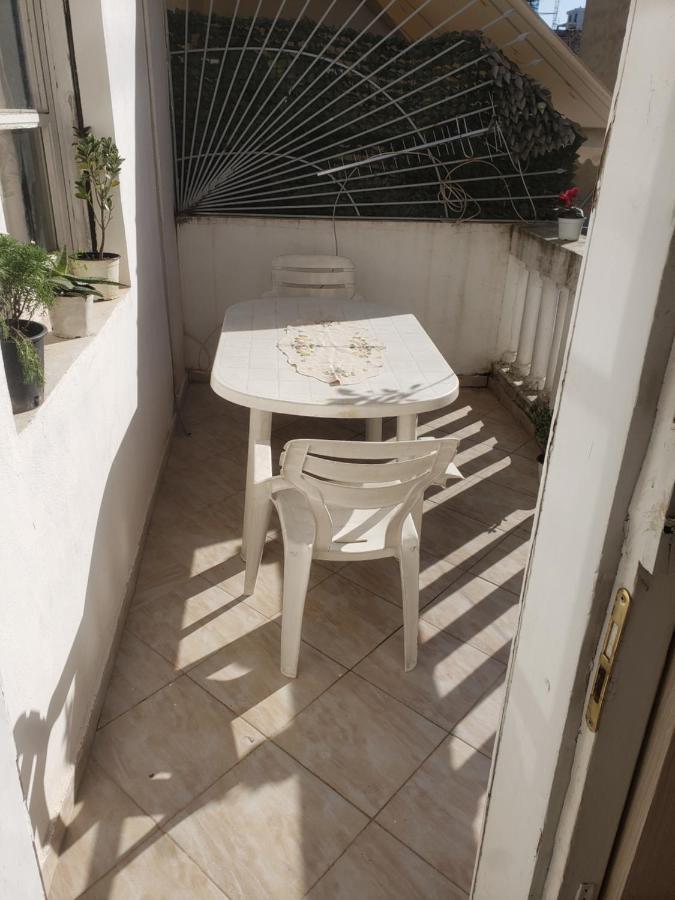 Hostel Oakland Tirana Kültér fotó