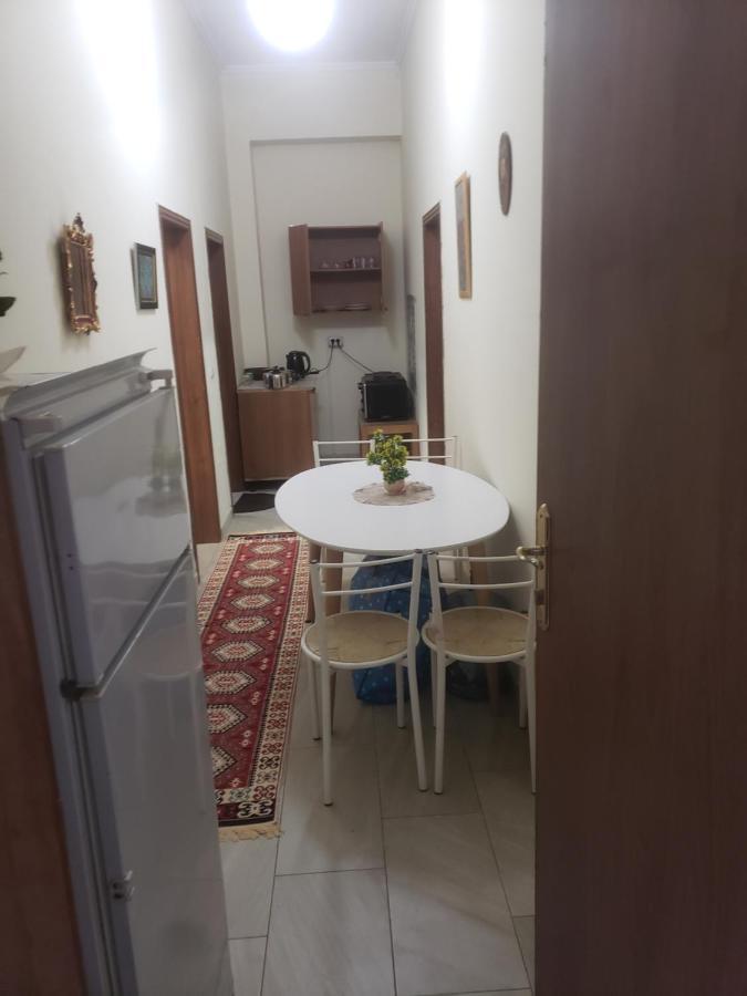 Hostel Oakland Tirana Kültér fotó