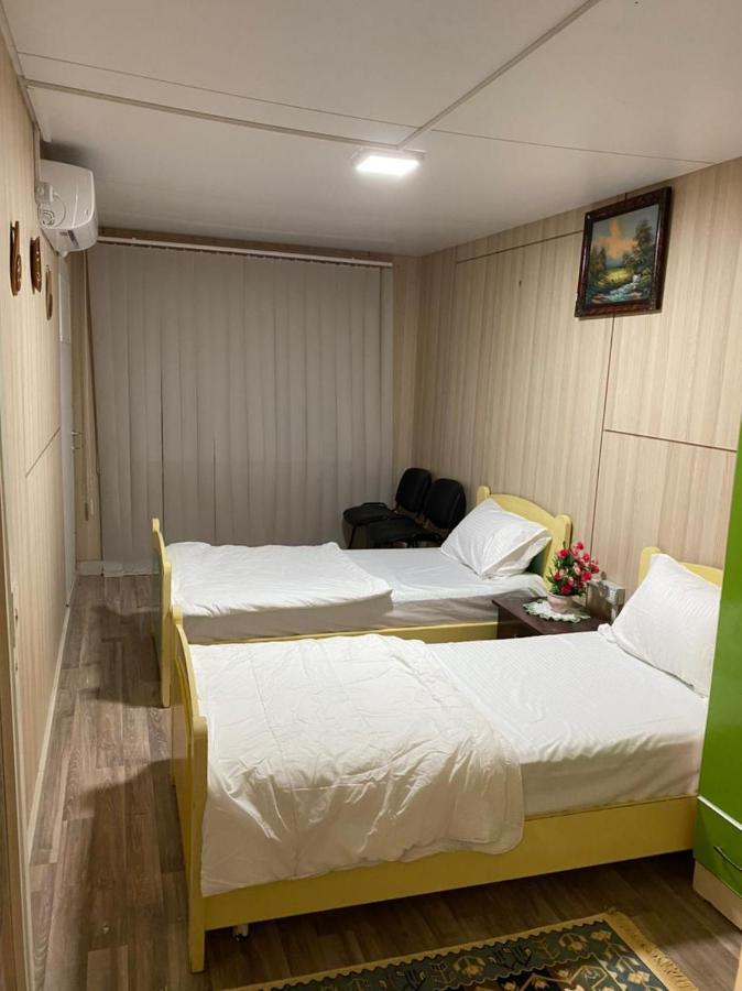 Hostel Oakland Tirana Kültér fotó