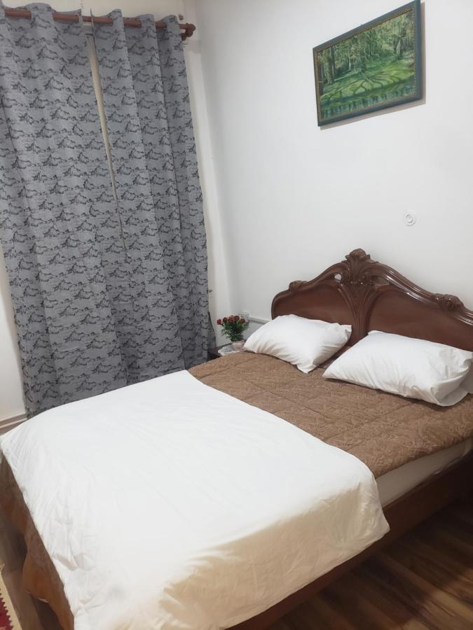 Hostel Oakland Tirana Kültér fotó