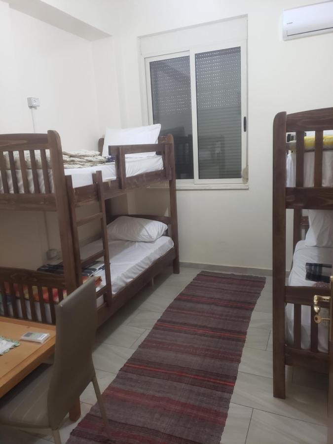 Hostel Oakland Tirana Kültér fotó