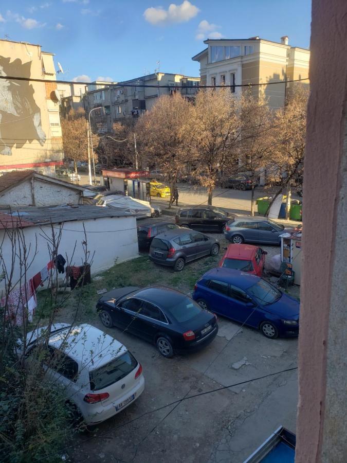 Hostel Oakland Tirana Kültér fotó