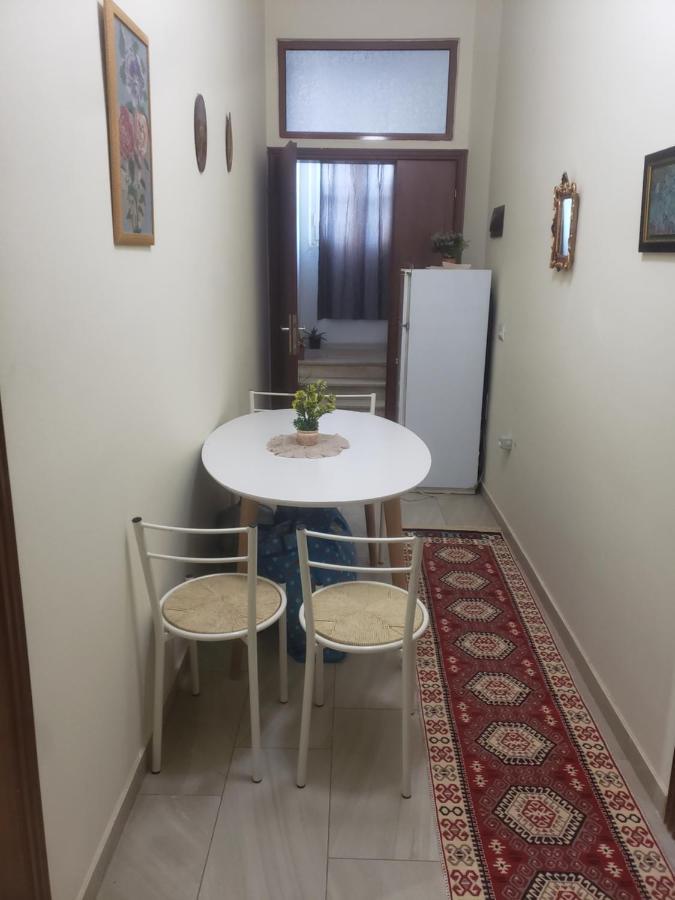 Hostel Oakland Tirana Kültér fotó