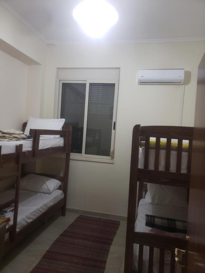 Hostel Oakland Tirana Kültér fotó
