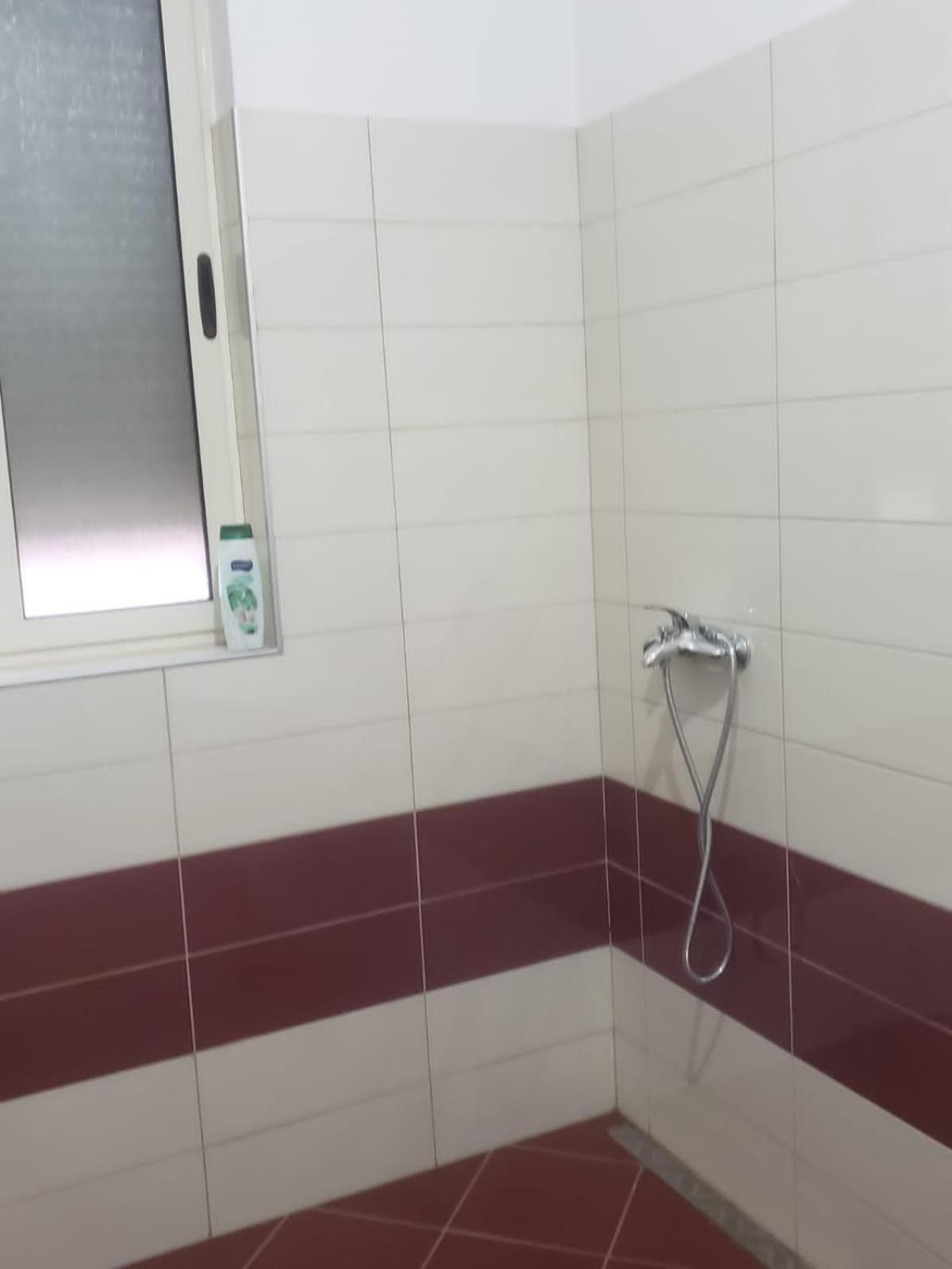 Hostel Oakland Tirana Kültér fotó