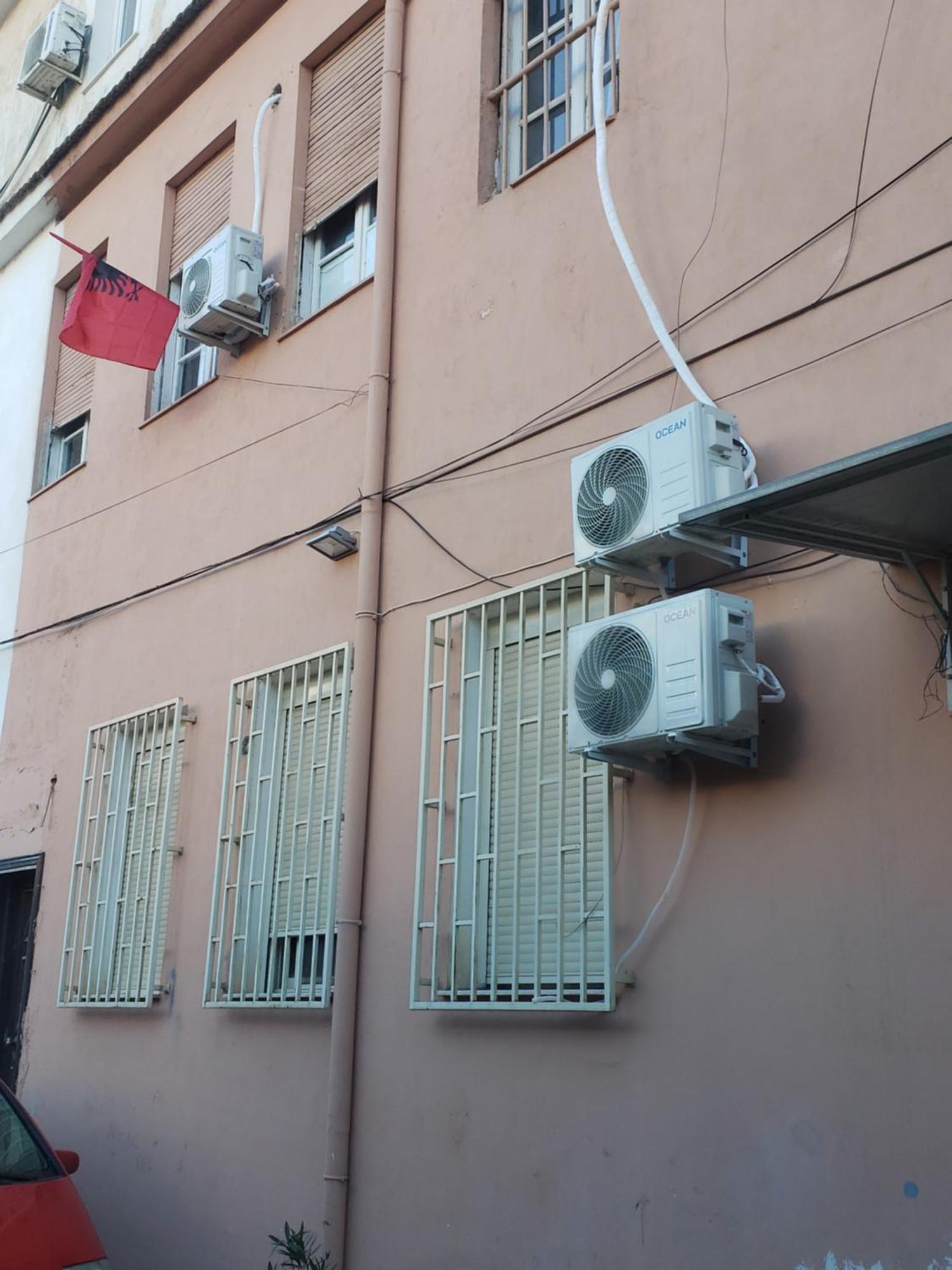 Hostel Oakland Tirana Kültér fotó