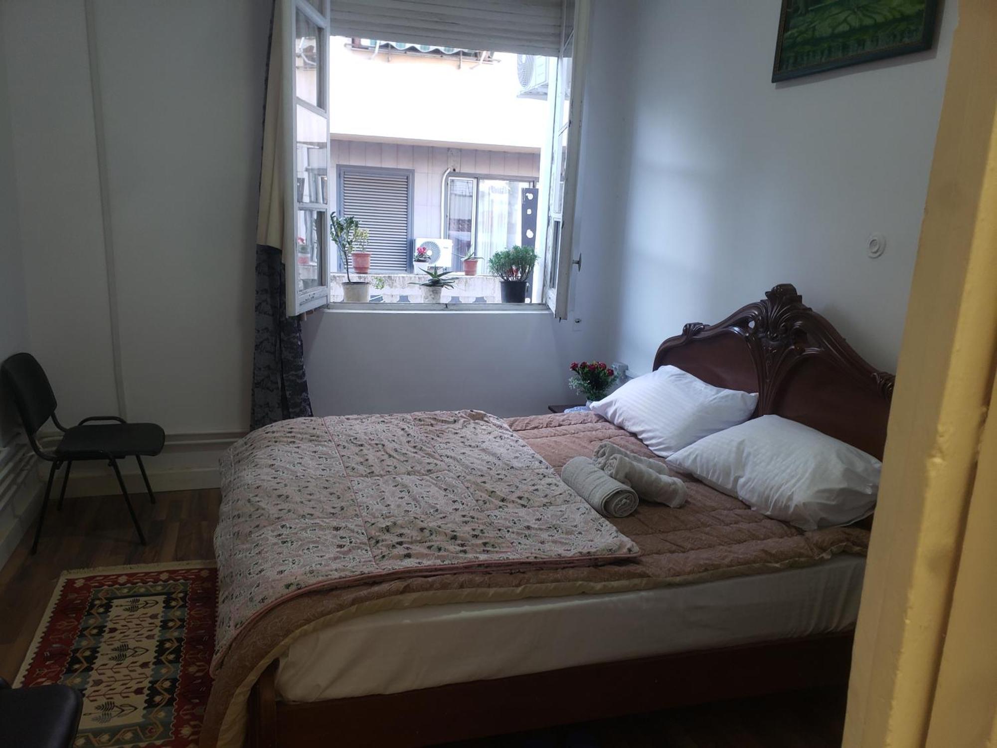 Hostel Oakland Tirana Kültér fotó